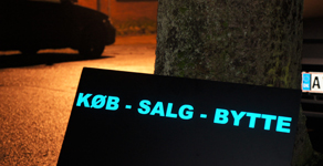 Reflektierende Klebebuchstaben aus Folie